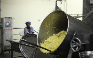 Kichdi Preparation In The Akshaya Patra Kitchen of Baroda