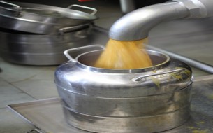 Sambar Preparation In kitchen Of Akshaya Patra in Ahmedabad