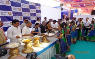 CM and dignitaries serve food to Akshaya Patra beneficiaries